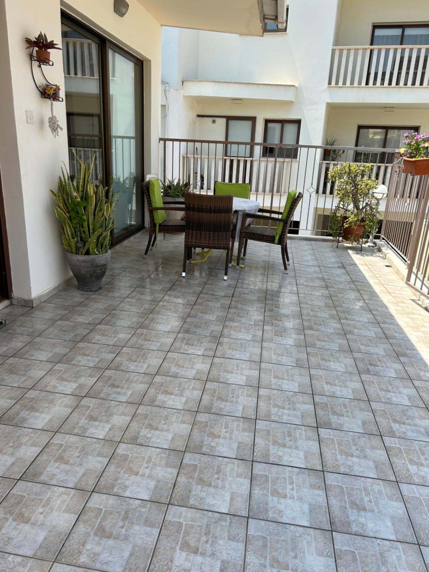 Extremely Comfy Apt With Spacious Private Terrace 10Min Walk To The Beach & In Town 라르나카 외부 사진