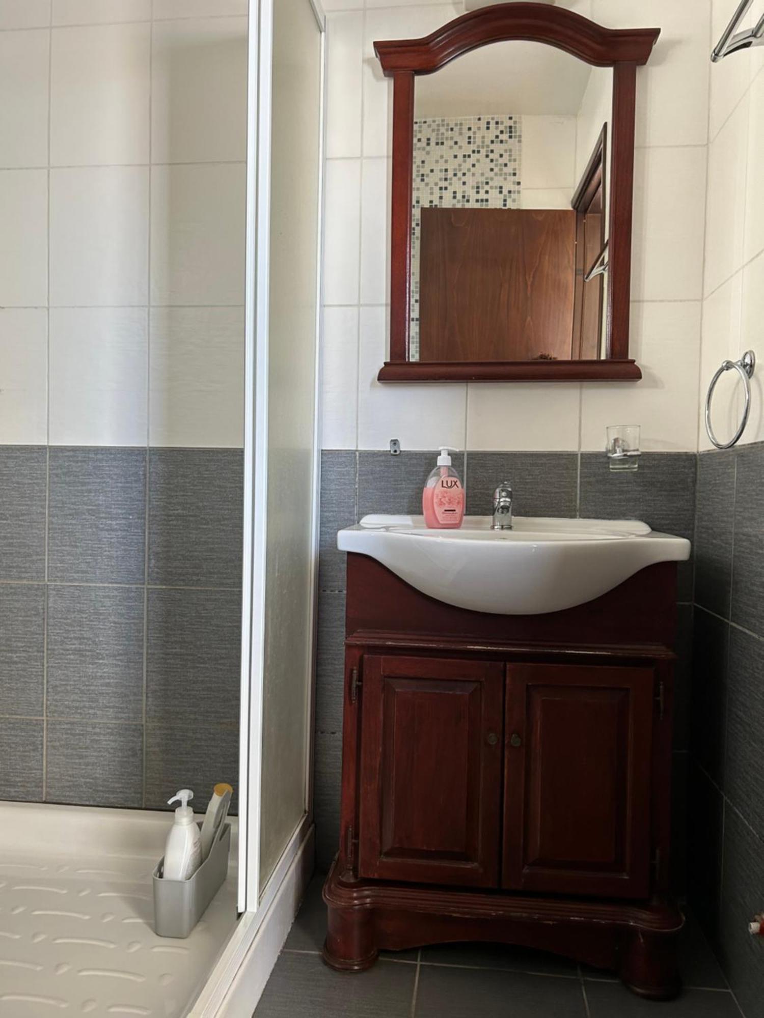 Extremely Comfy Apt With Spacious Private Terrace 10Min Walk To The Beach & In Town 라르나카 외부 사진