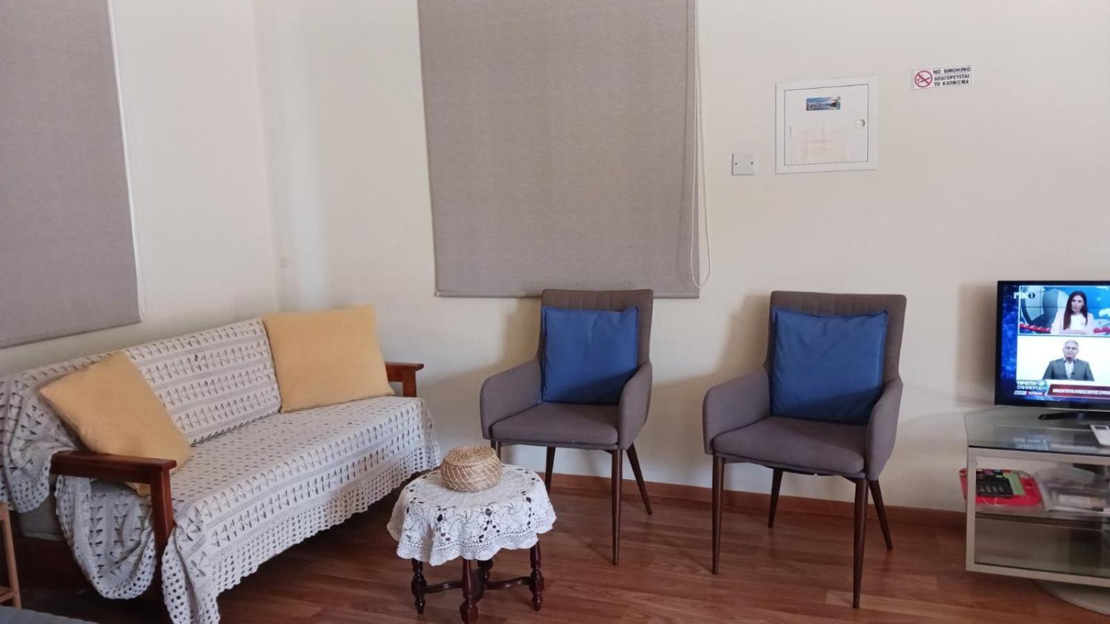 Extremely Comfy Apt With Spacious Private Terrace 10Min Walk To The Beach & In Town 라르나카 외부 사진